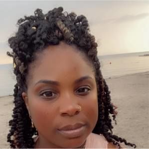 Meet your Posher, Mia